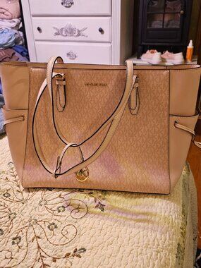 Michael kores pimk tote nag